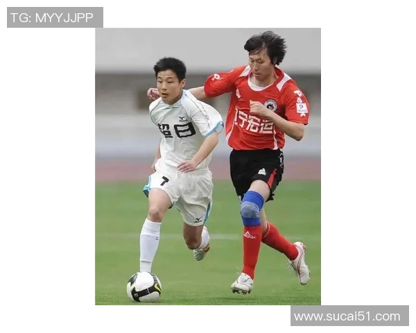 国足足球明星出轨事件引发热议球迷与媒体纷纷关注其私生活动态